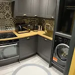 Warden\'S Close Apartments