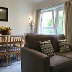 Chessels Court Apartment