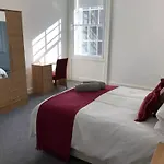 Central 3 Bedroom Flat