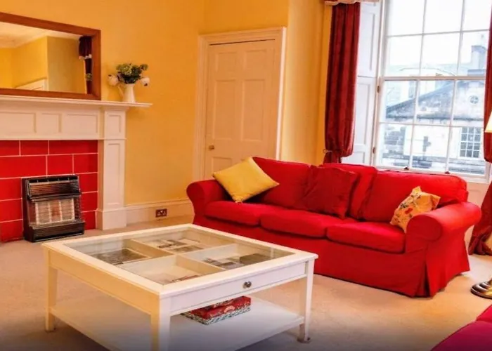 2 Bedroom Flat In The Central New Town