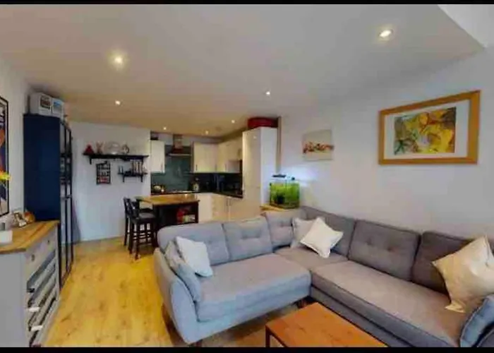 Modern 2Bed 2Bath In Leith