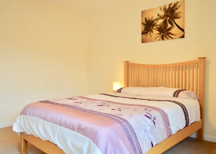 2 Bedroom Flat In Edinburgh