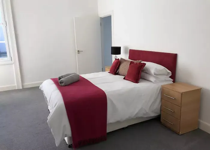 Central 3 Bedroom Flat