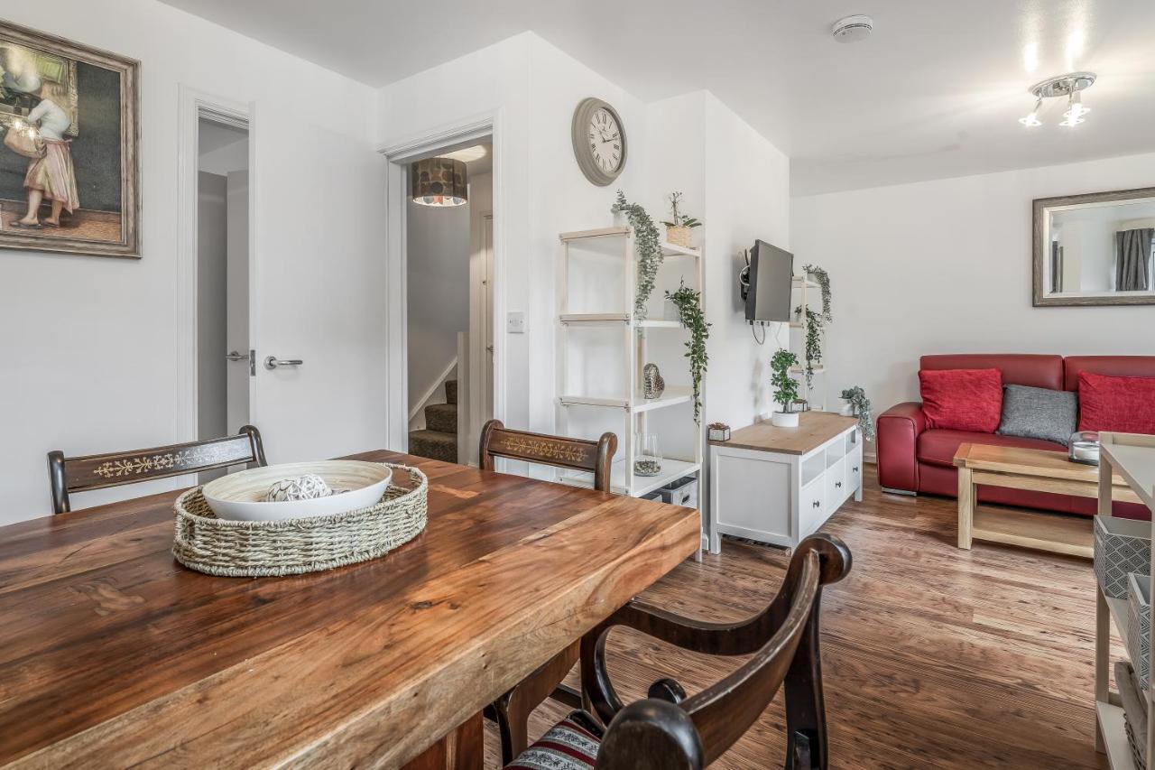 Spacious 3 Bedroom Modern House - Heart Of - Private Main Door Entrance & Private Garden With Stunning Views Of Arthur Seat * Edinburgh