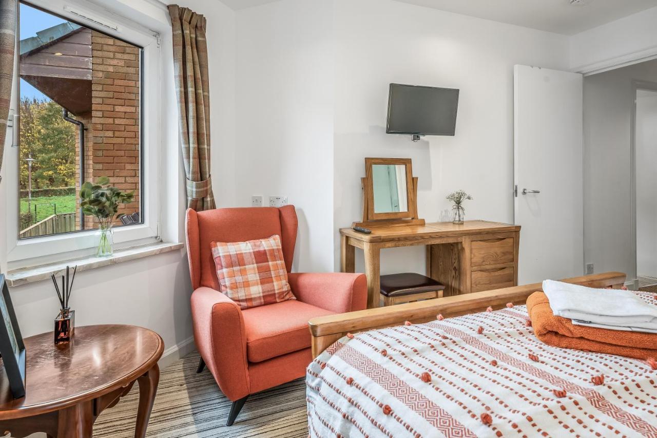 Spacious 3 Bedroom Modern House - Heart Of - Private Main Door Entrance & Private Garden With Stunning Views Of Arthur Seat * Edinburgh