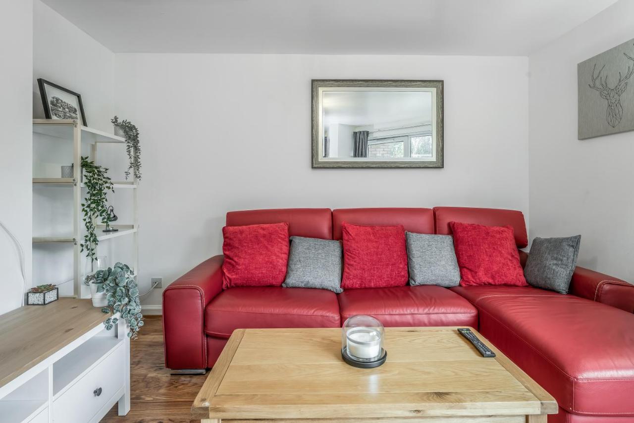 Spacious 3 Bedroom Modern House - Heart Of - Private Main Door Entrance & Private Garden With Stunning Views Of Arthur Seat * Edinburgh