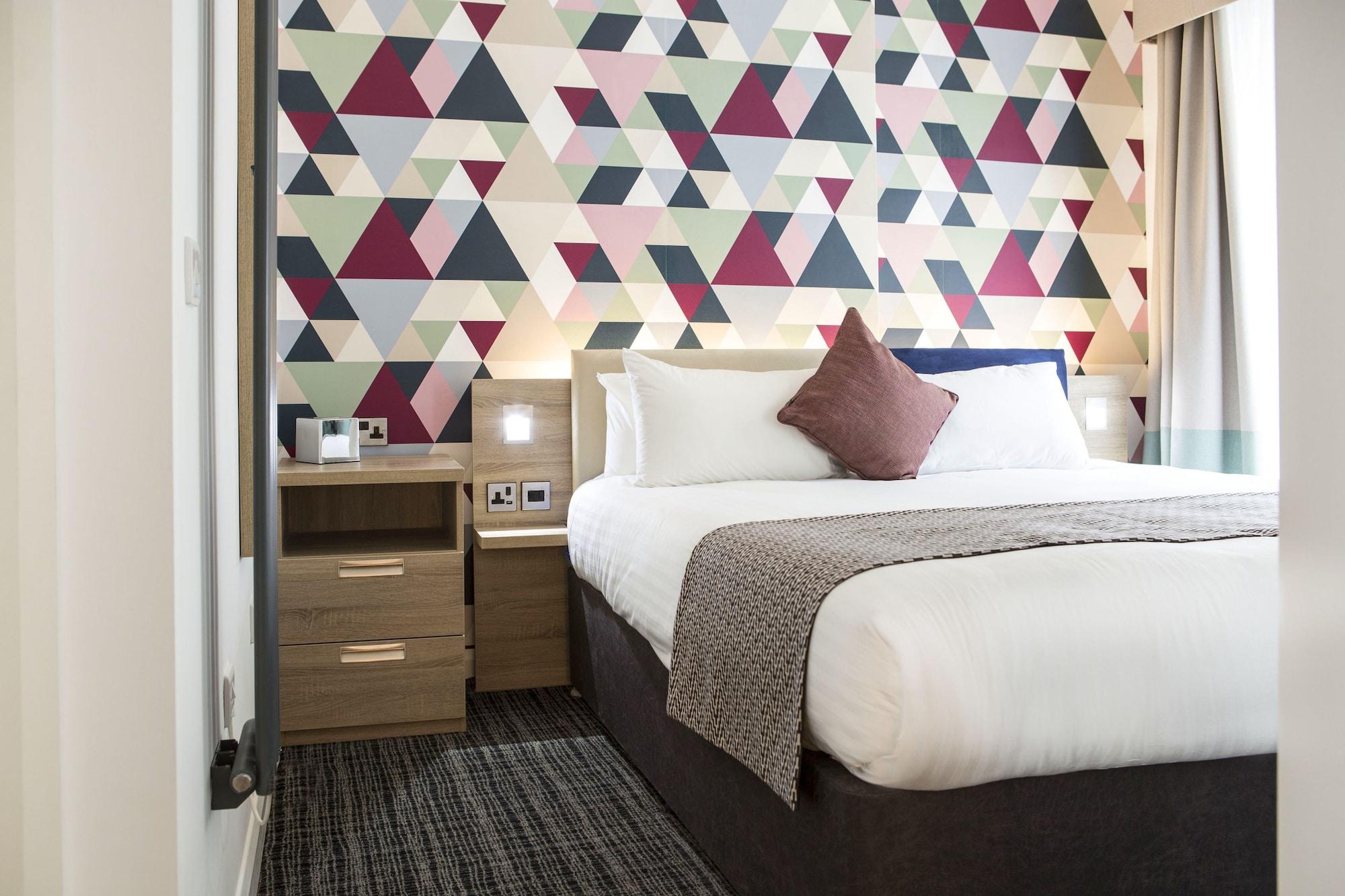 Cityroomz Edinburgh Hotel 3*