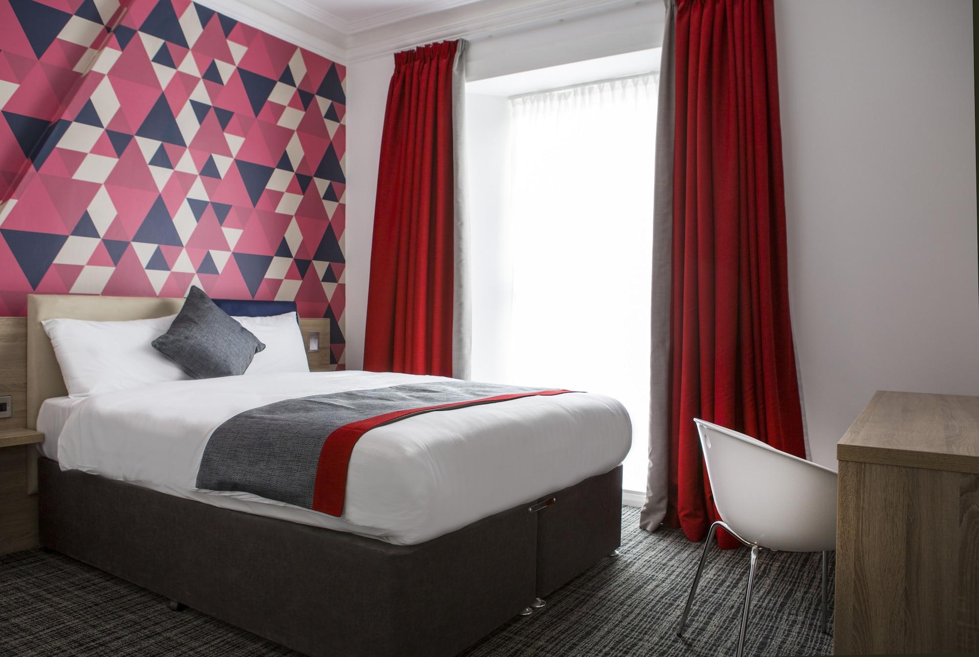 Cityroomz Edinburgh Hotel 3*
