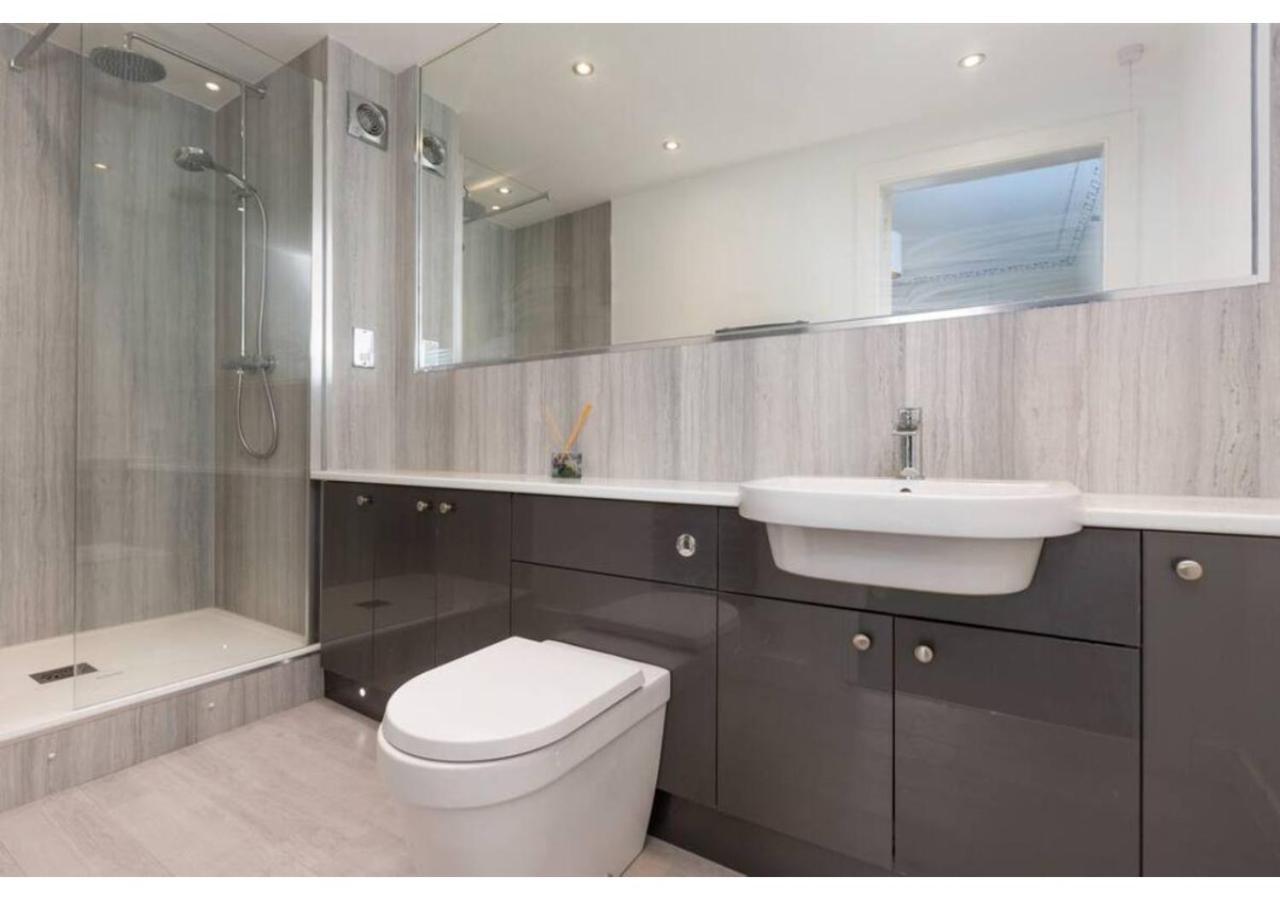 Joivy Elegant 4-Bedroom Flat Near Edinburgh Castle