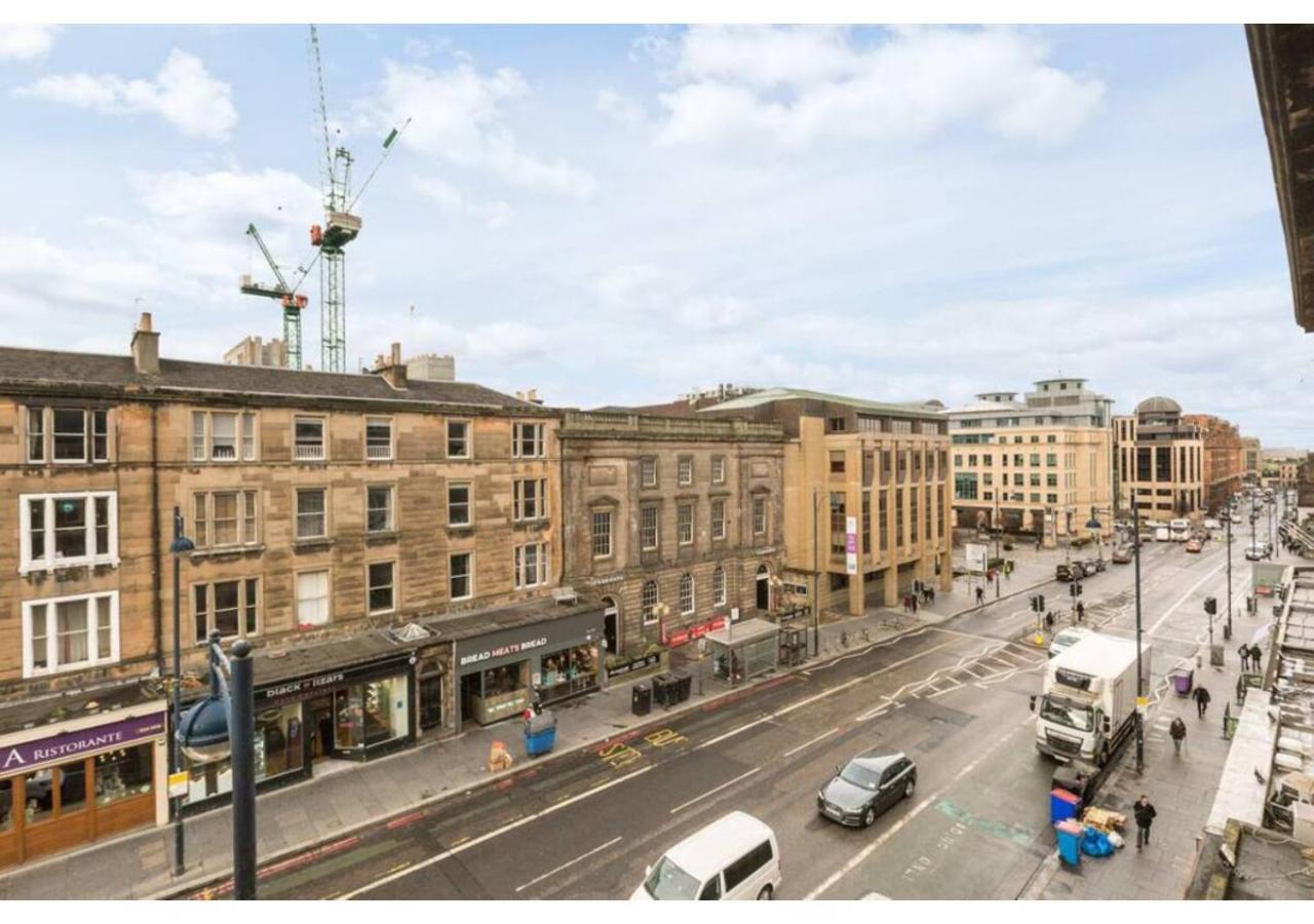Joivy Elegant 4-Bedroom Flat Near Edinburgh Castle Apartment
