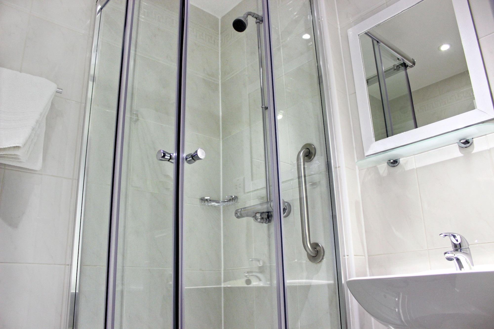 Cityroomz Edinburgh Hotel 3*
