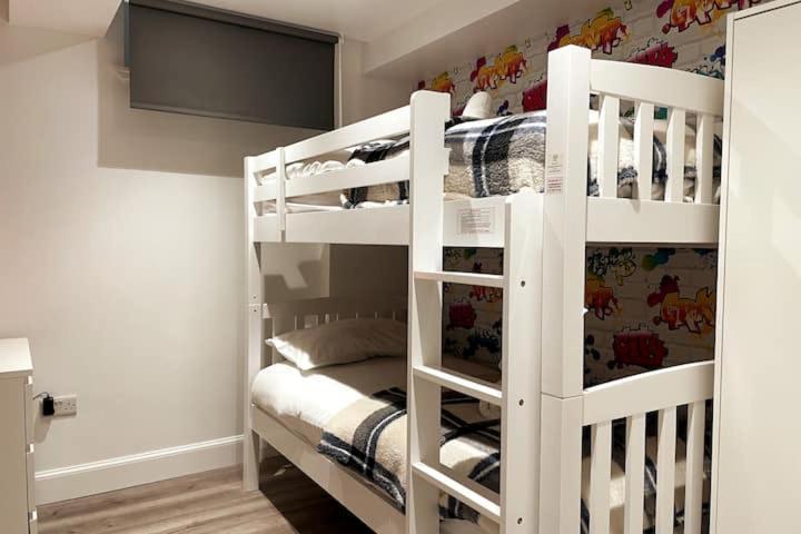 Montgomery Lovely 3 Bedroom With Private Garden In Centre Apartment *