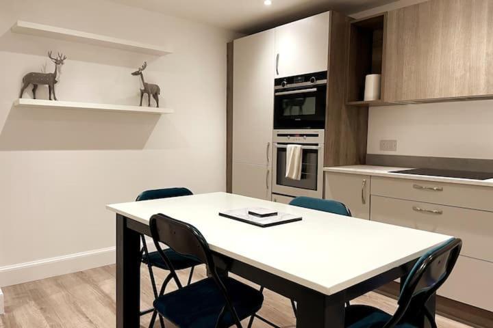 Montgomery Lovely 3 Bedroom With Private Garden In Centre