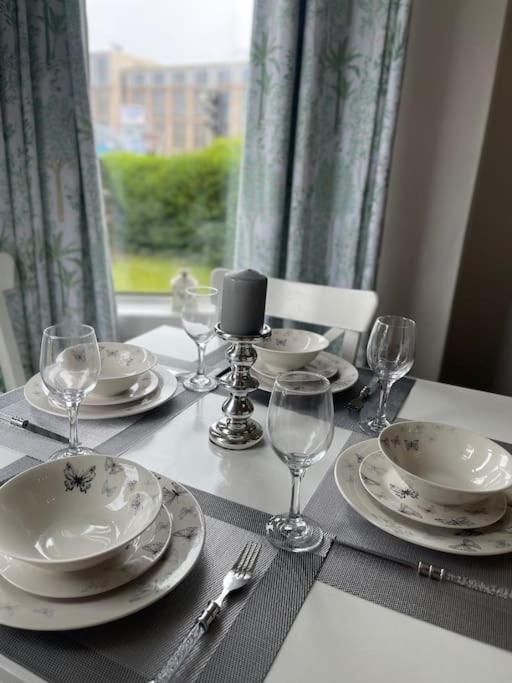 2 Bedrooms In Near Center Apartment Edinburgh