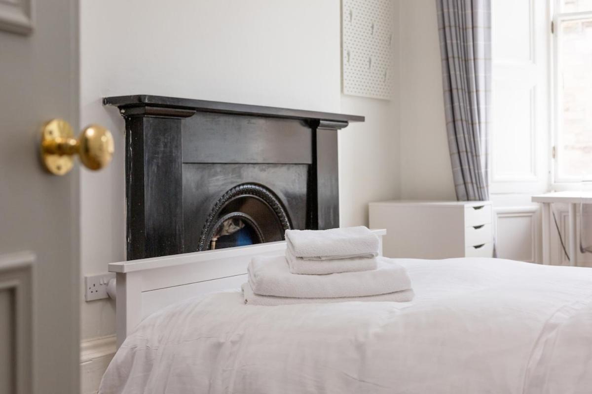 Spacious 3 Bed In Marchmont Apartment *