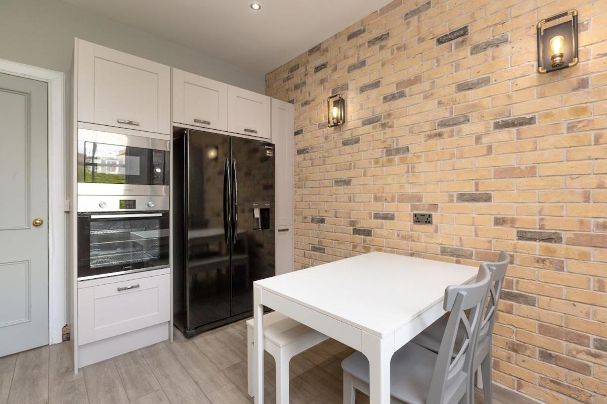 Spacious 3 Bed In Marchmont Edinburgh