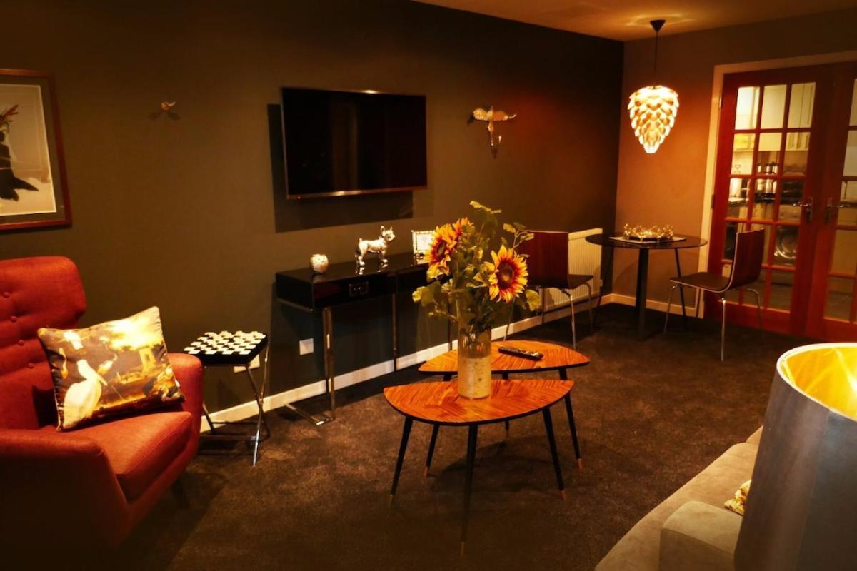 Modern Chic Apartment, Lift Access & Free Parking
