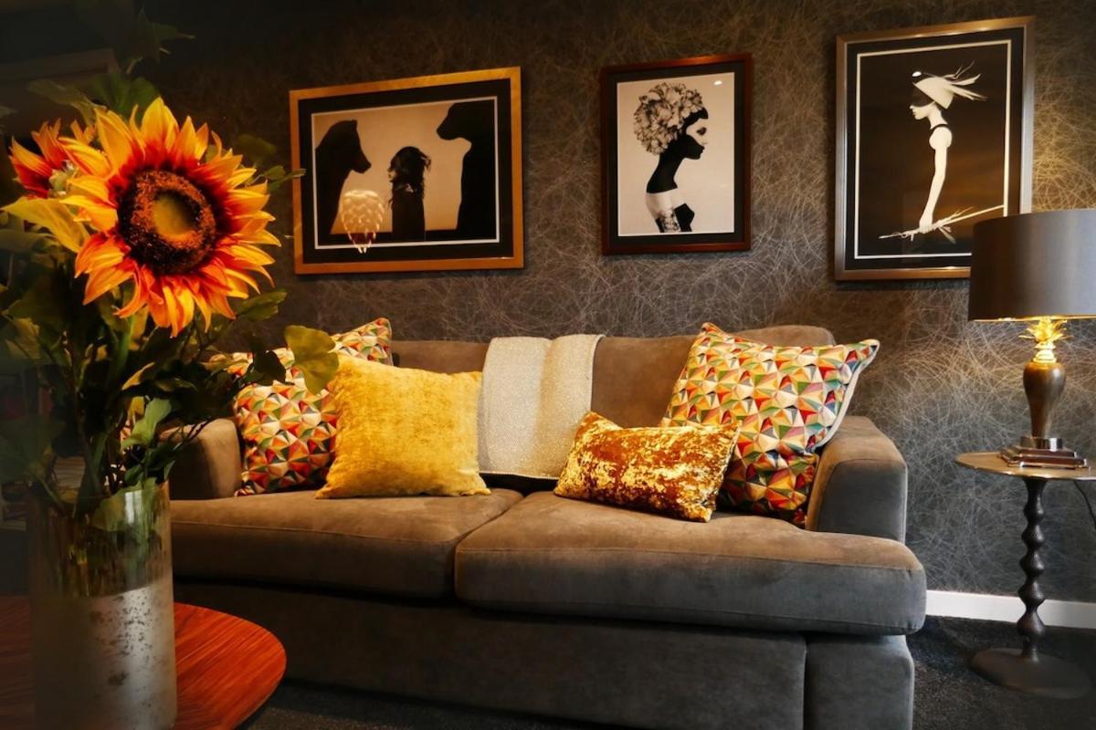 Modern Chic Apartment, Lift Access & Free Parking Apartment