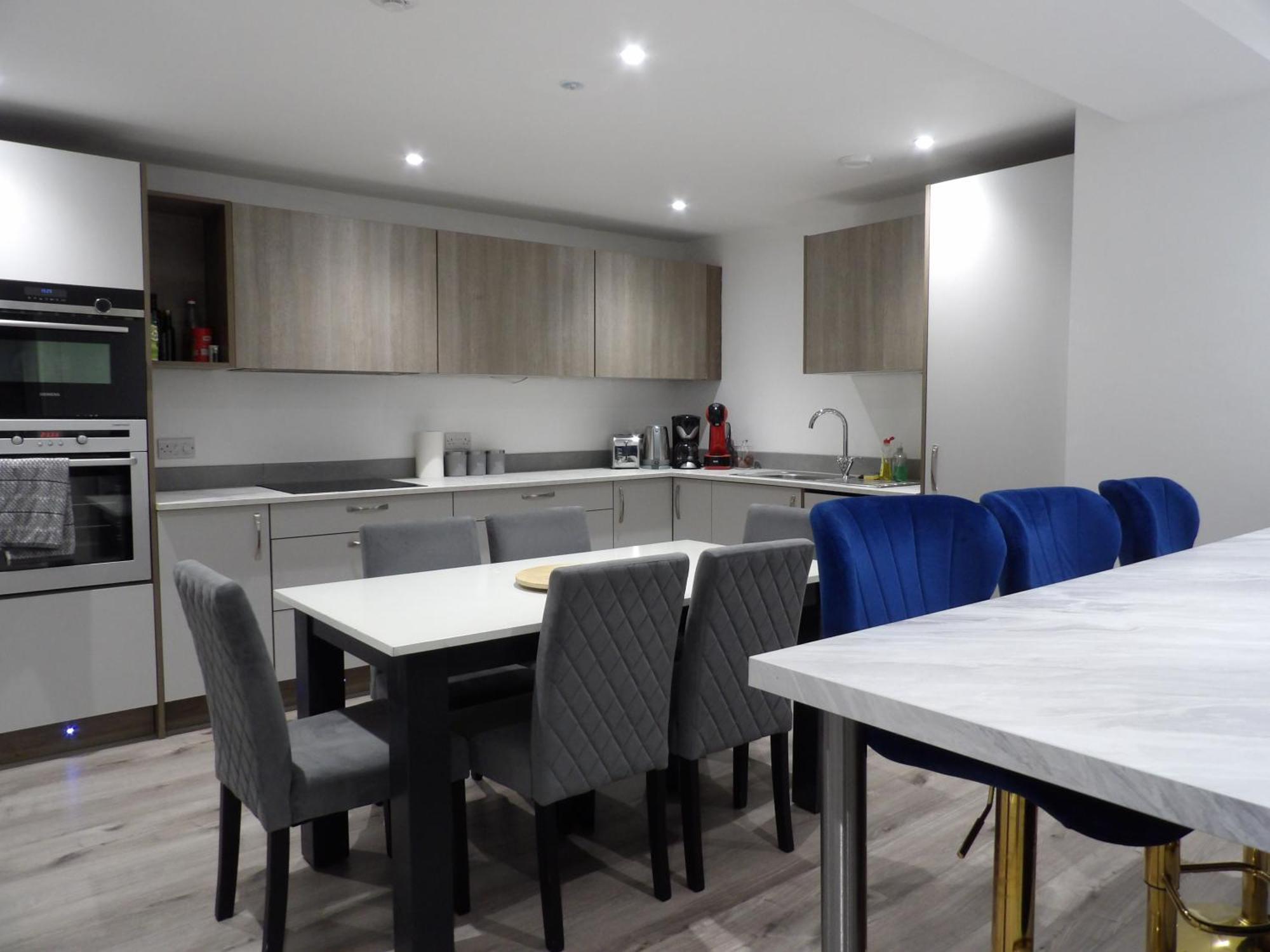 Montgomery Lovely 3 Bedroom With Private Garden In Centre Apartment *
