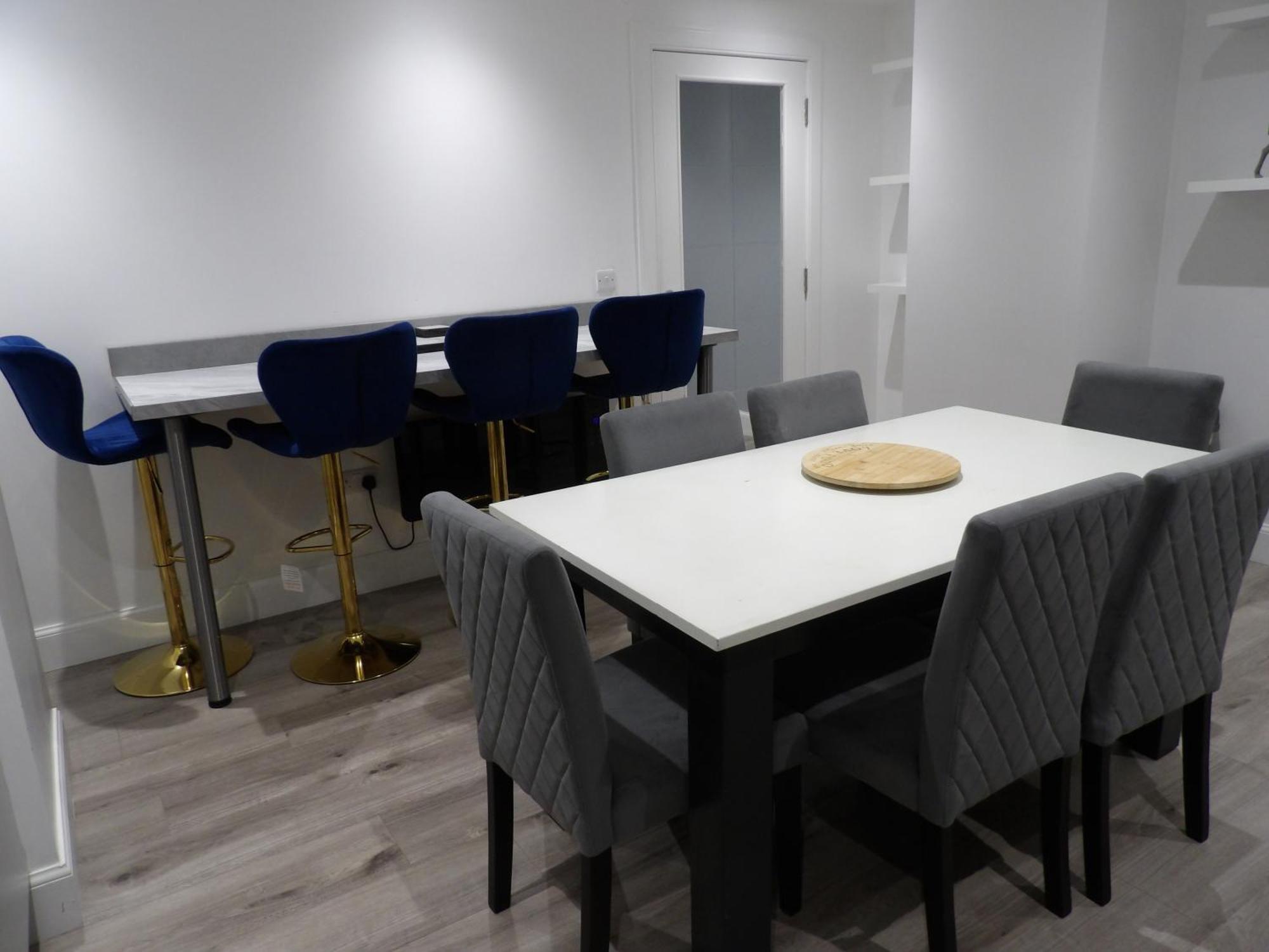 Montgomery Lovely 3 Bedroom With Private Garden In Centre * Edinburgh
