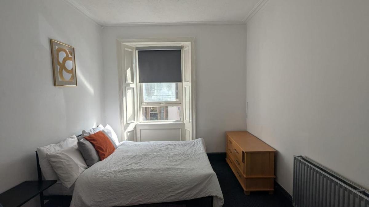 2 Bedroom Flat In