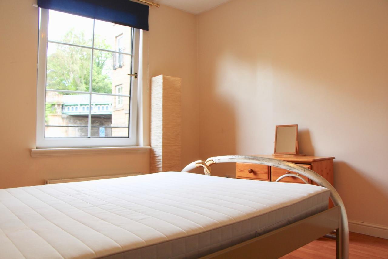 Apartment 2 Bedroom Flat Near Centre Edinburgh