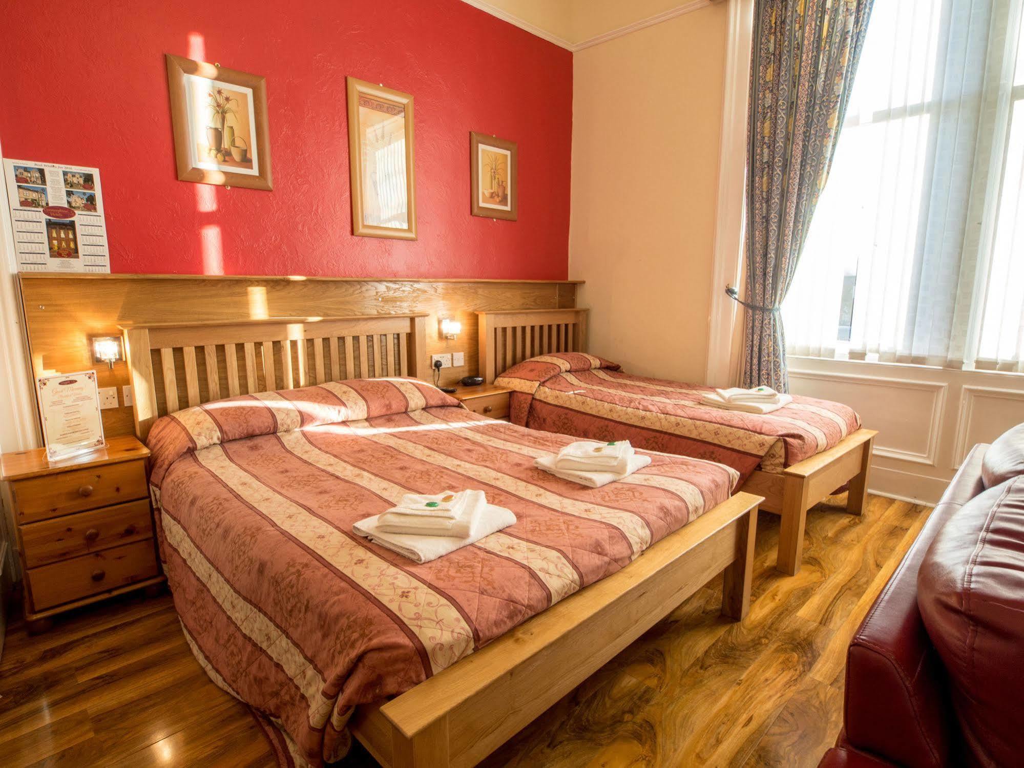 Corstorphine Hotel 3*