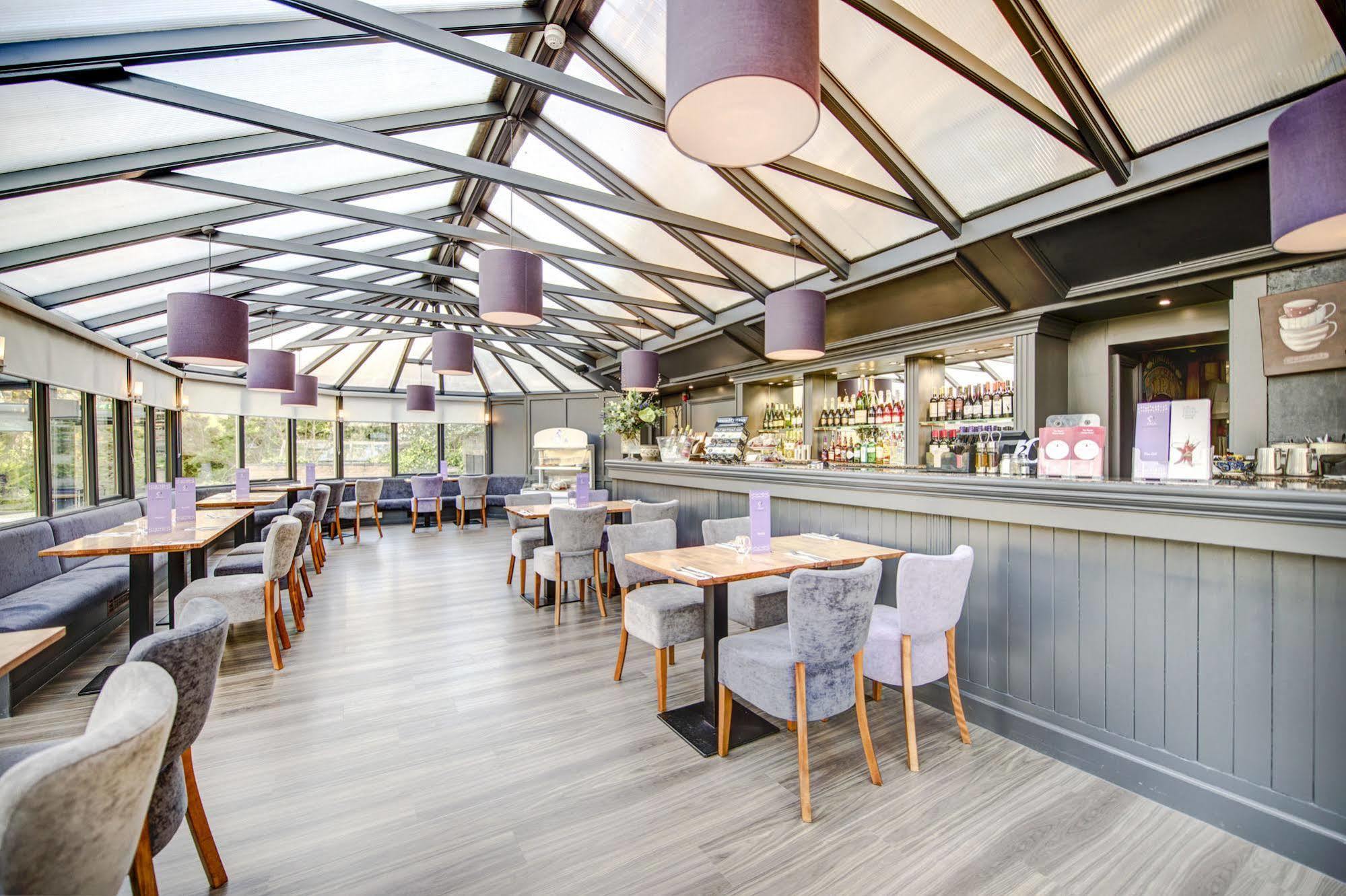 Royal Ettrick Hotel 3*