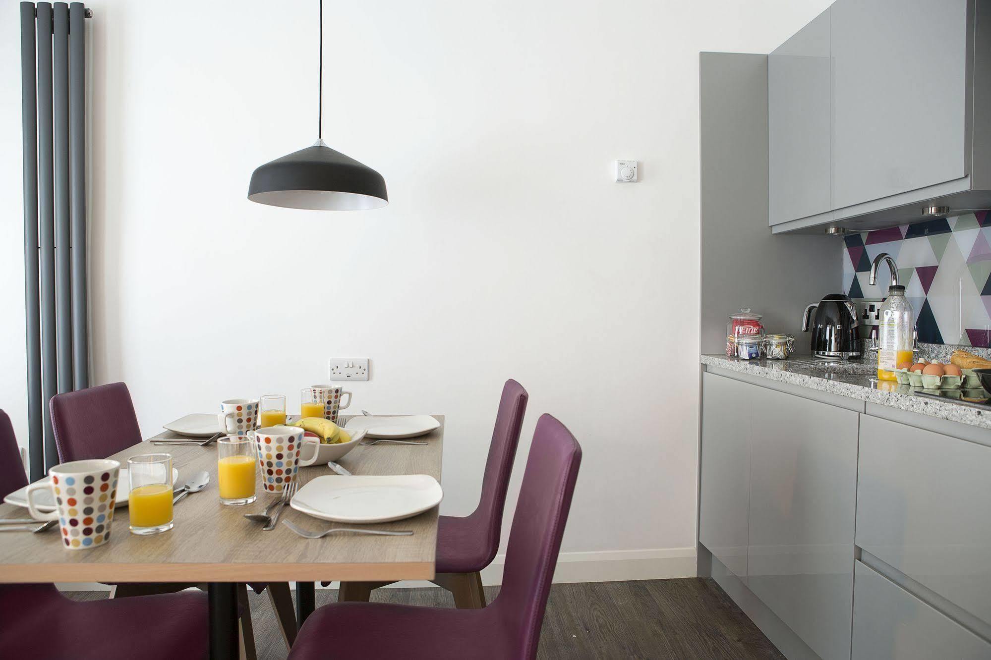 Cityroomz Edinburgh Hotel 3*