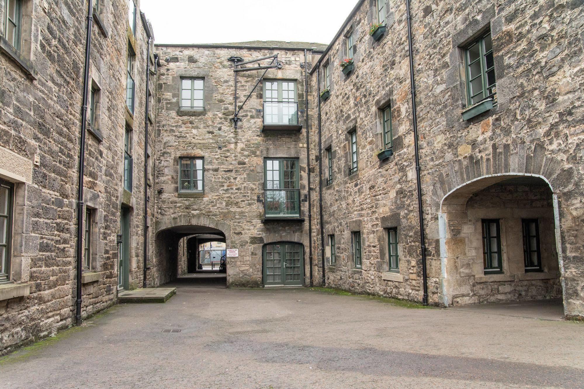 Crabbies Warehouse Apartment