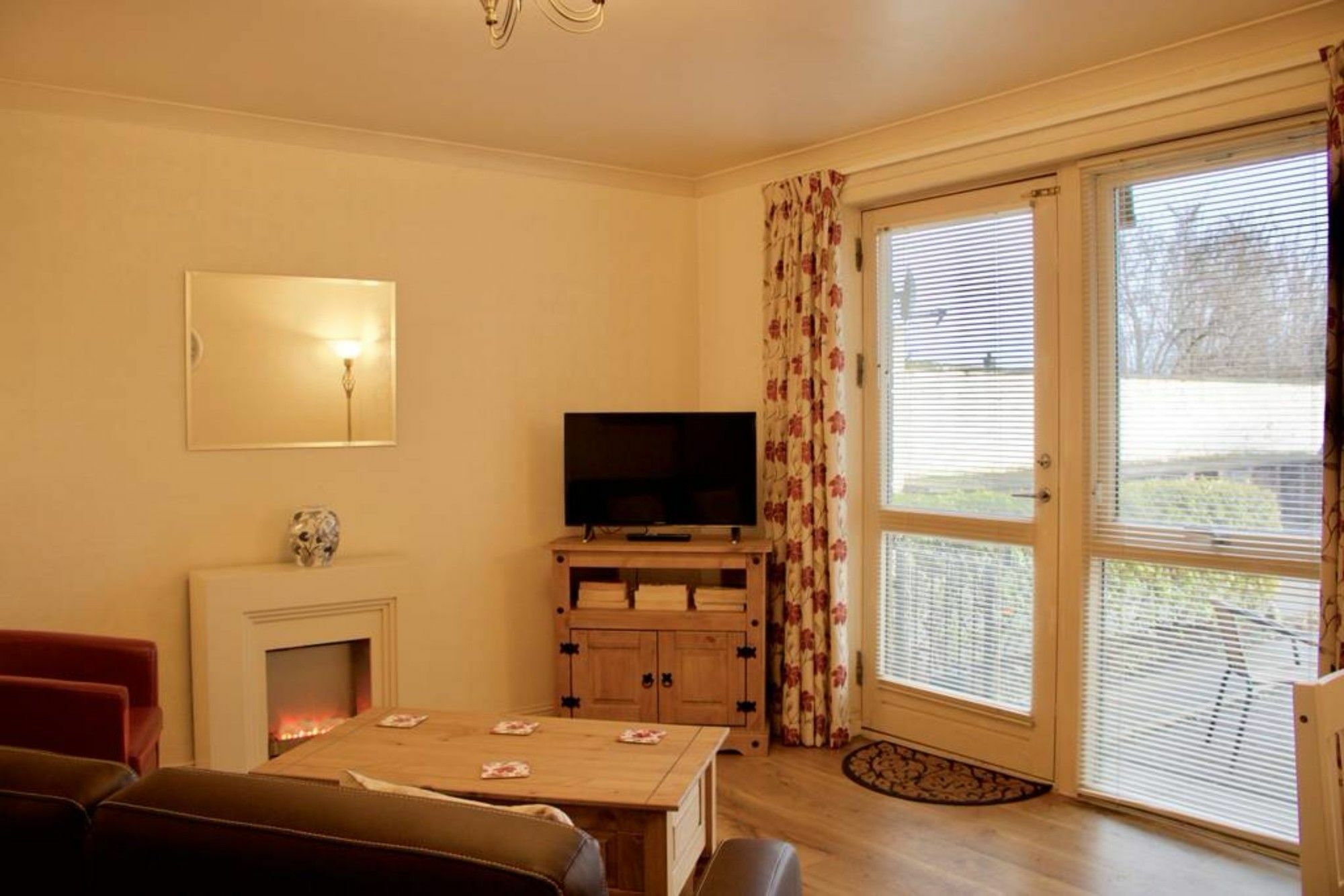 2 Bedroom Flat Near Holyrood Park Sleeps 4 Edinburgh