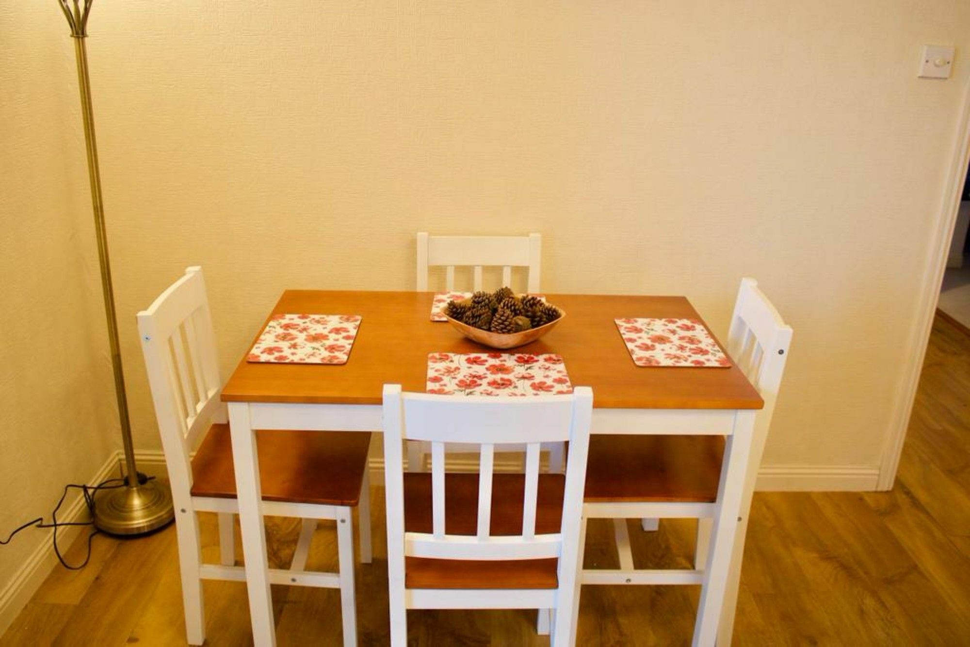 2 Bedroom Flat Near Holyrood Park Sleeps 4 Edinburgh