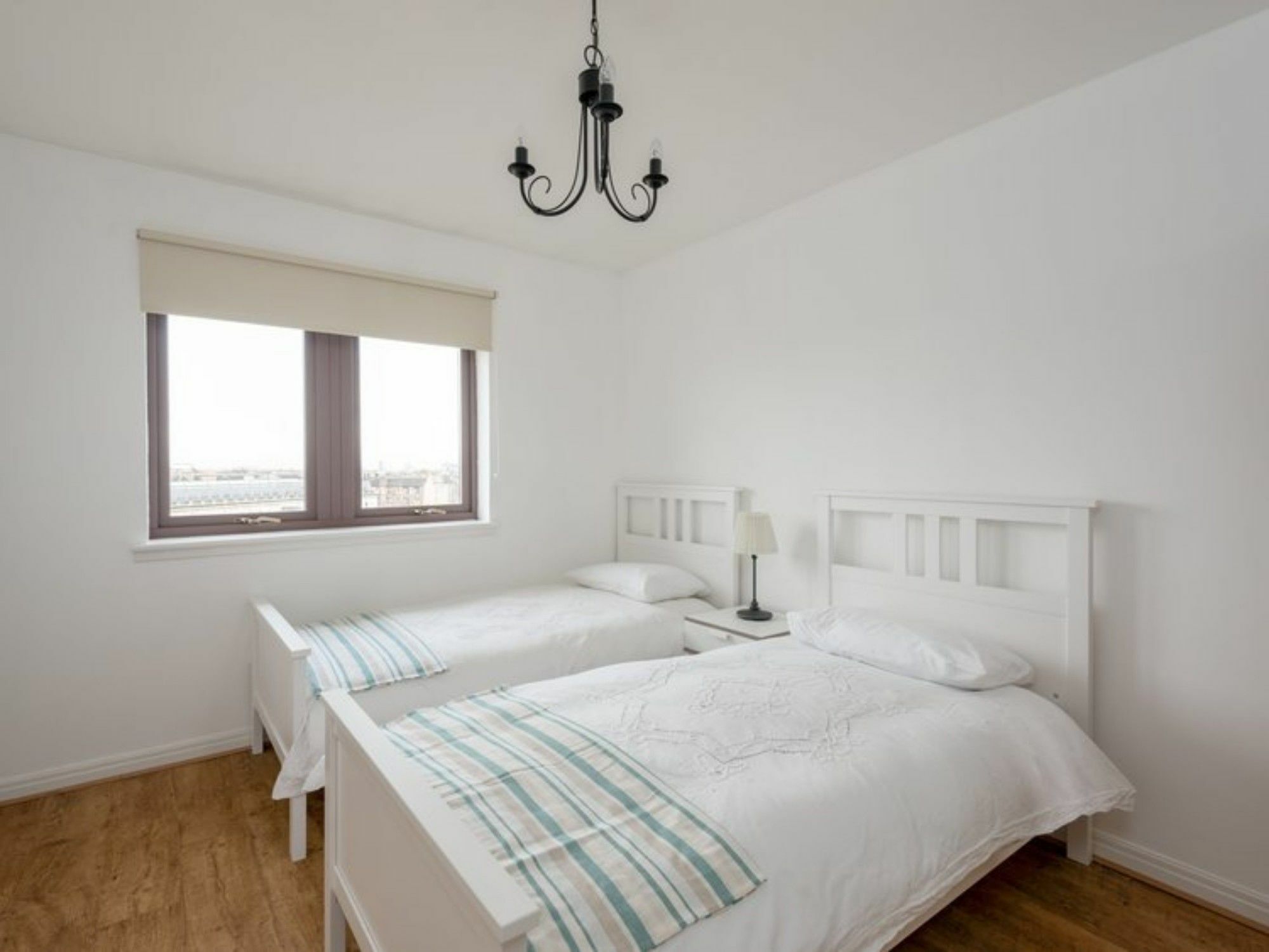 Spacious Flat In Stockbridge Apartment *