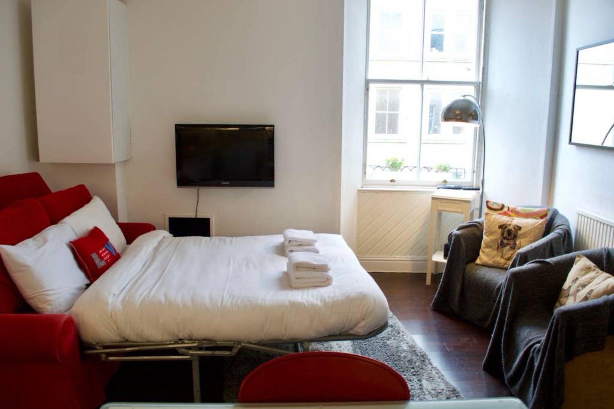 2 Bedroom Flat Near Centre * Edinburgh