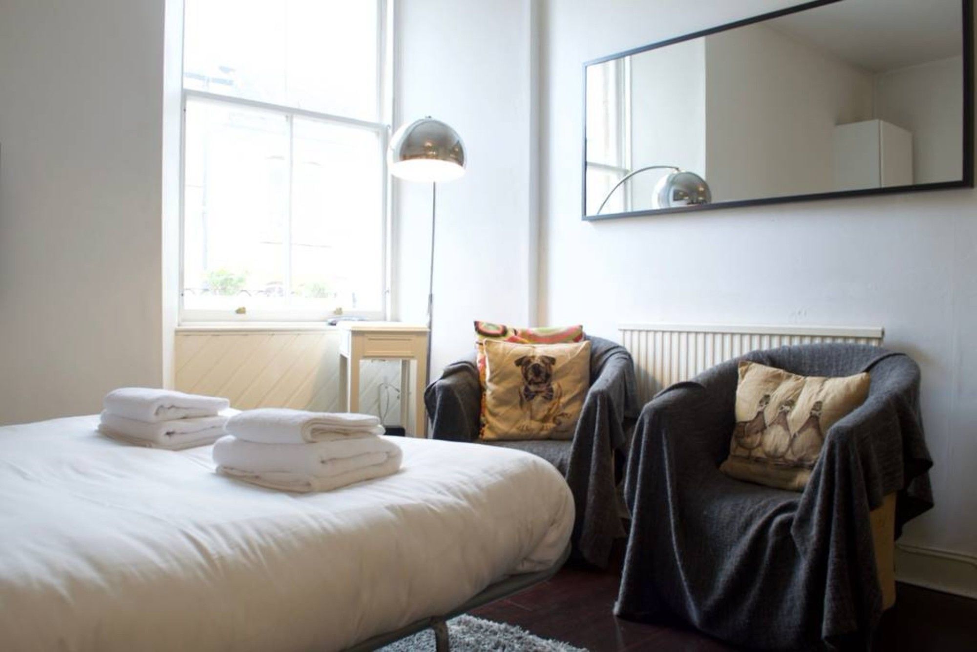 2 Bedroom Flat Near Centre