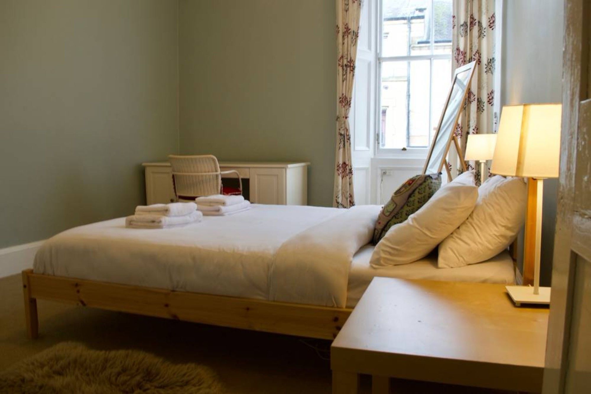 Apartment 2 Bedroom Flat Near Centre Edinburgh