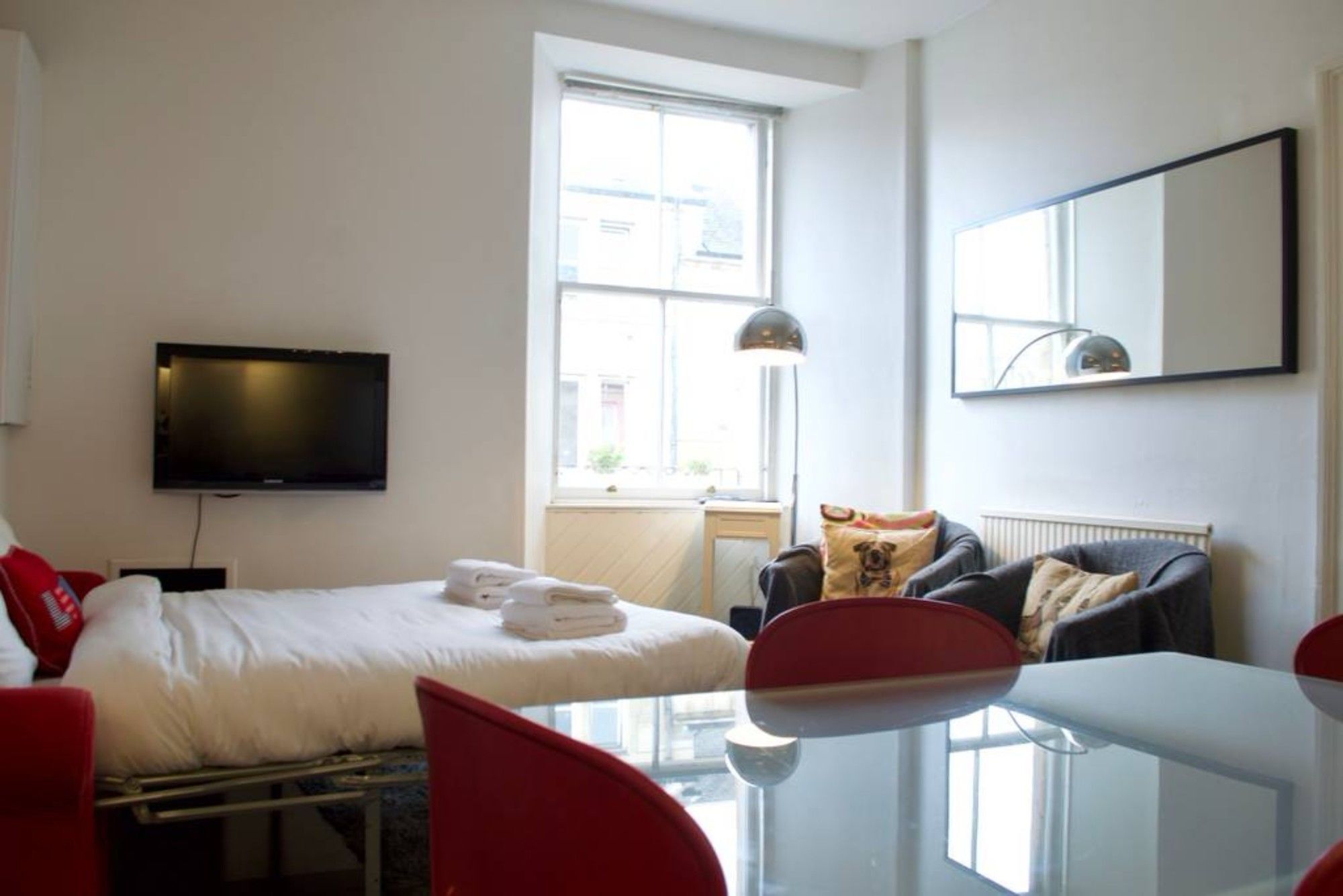 2 Bedroom Flat Near Centre Apartment Edinburgh