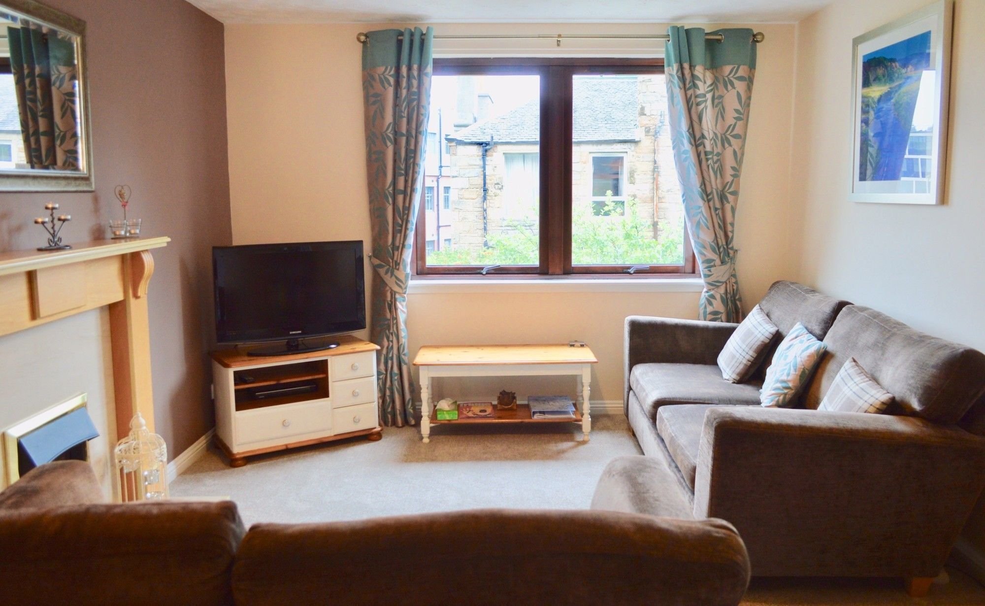 2 Bedroom Flat In *