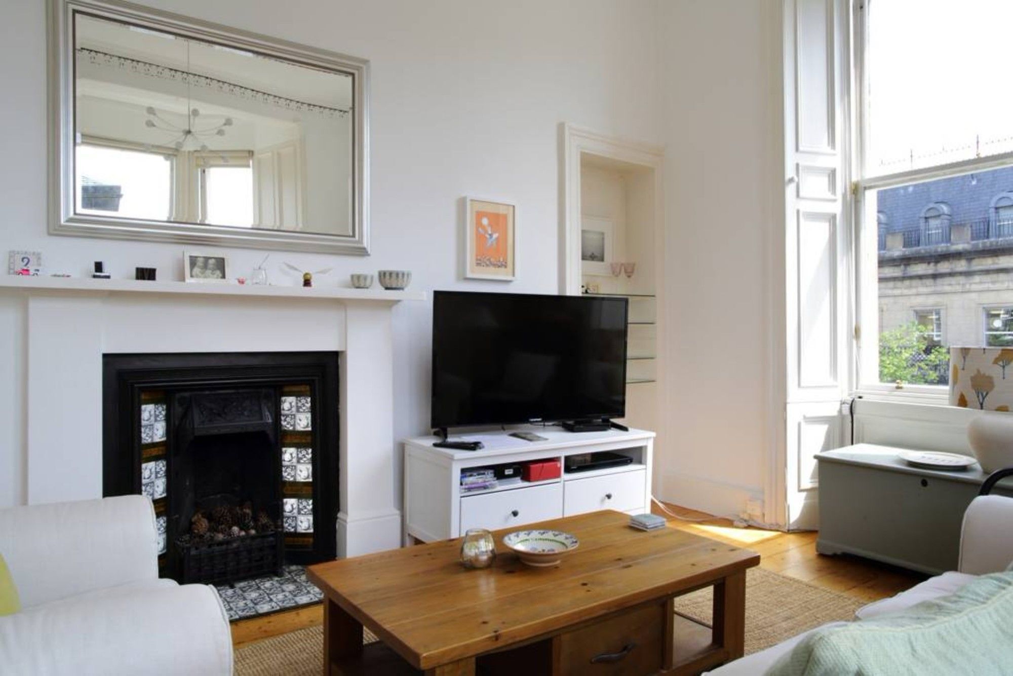 2 Bedroom Flat In New Town Apartment *