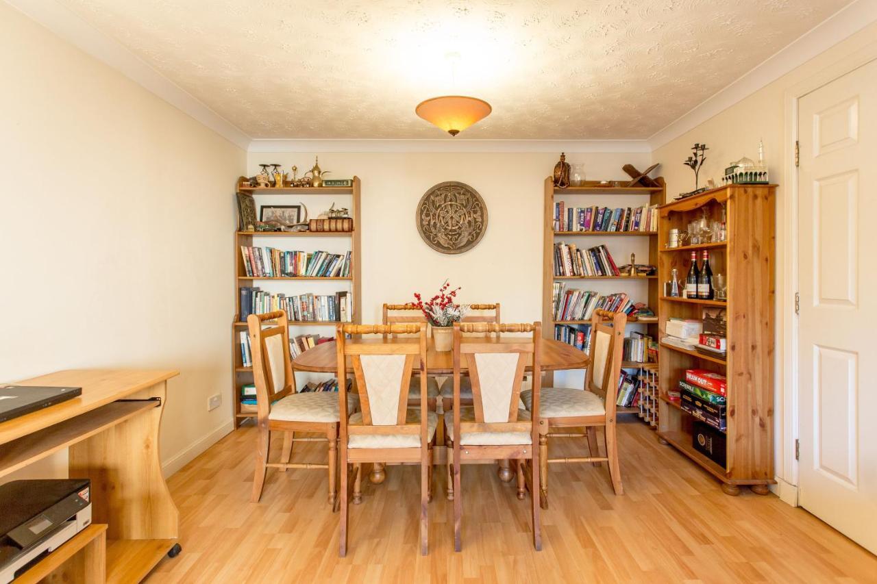 Central & Stylish 3 Bedroom, 2 Bath, Free Parking