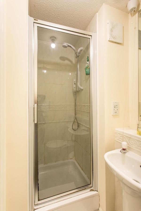 Central & Stylish 3 Bedroom, 2 Bath, Free Parking