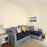 1 Bedroom Flat In Edinburghs New Town