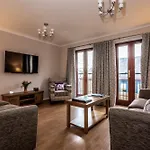 The Knight Residence By Mansley