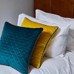 The Exquisite Edinburgh Duplex Sleeps 8