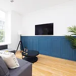 Joivy Glamorous1-Bed Flat Overlooking Grassmarket