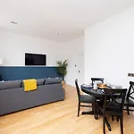 Joivy Glamorous1-Bed Flat Overlooking Grassmarket