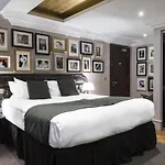 Le Monde Hotel