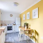 Central, Fully Equipped Flat W/Parking, Leith, Edinburgh