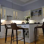Ten Hill Place