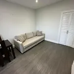 Beautiful Flat Close To City Centre